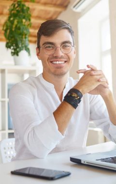 cheerful-confident-young-businessman-2021-08-30-06-39-07-utc-Custom-e1643051545716.jpg